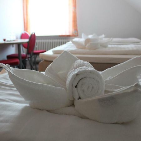 Gastehaus Hubertushof - 24H Check-In Hotel Hausen  Buitenkant foto