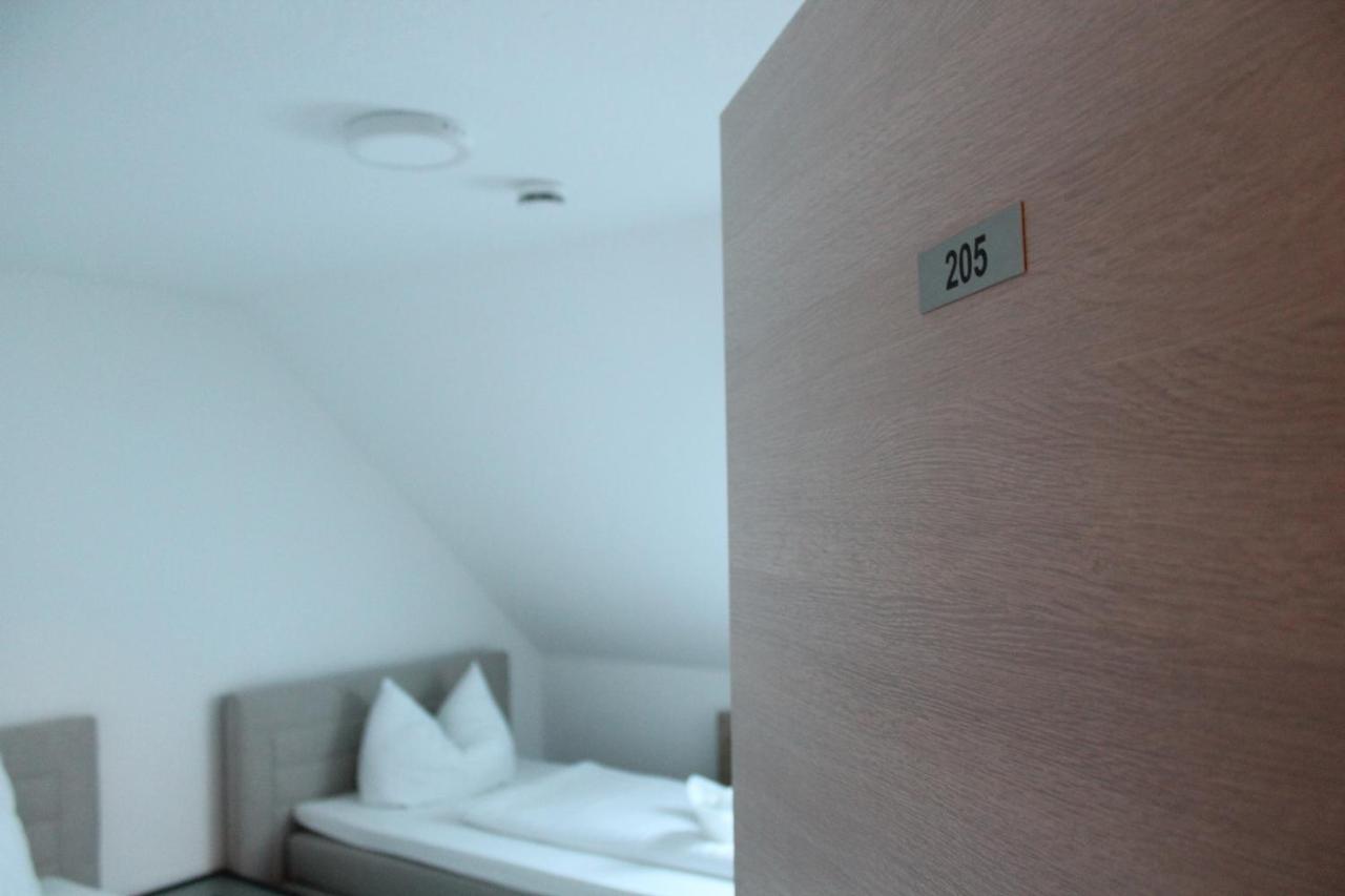 Gastehaus Hubertushof - 24H Check-In Hotel Hausen  Buitenkant foto