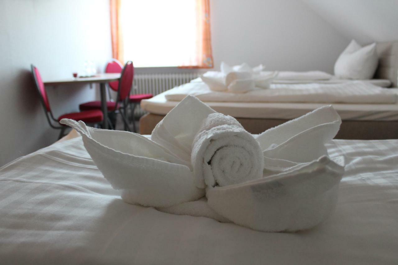 Gastehaus Hubertushof - 24H Check-In Hotel Hausen  Buitenkant foto